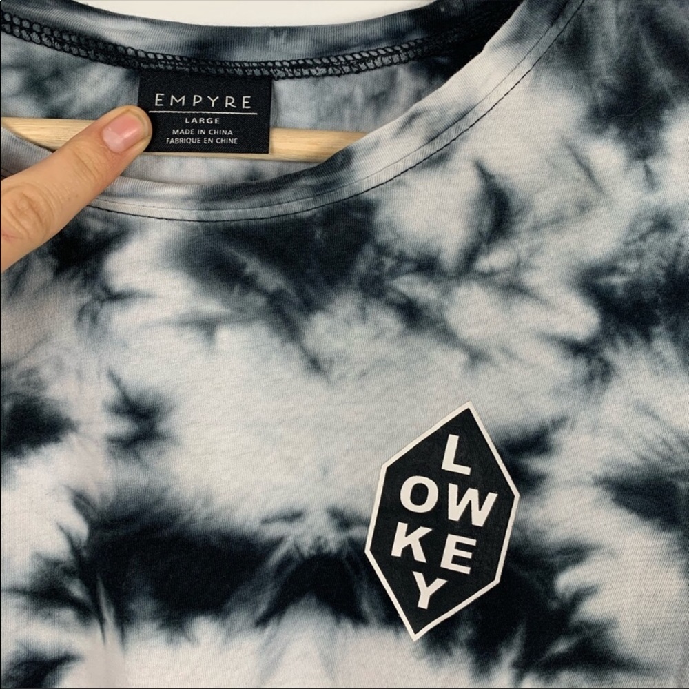 Empyre Lowkey Crop Top tee - Picture 3 of 3